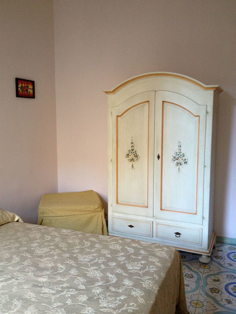 Room Elia Napoli Eksteriør bilde